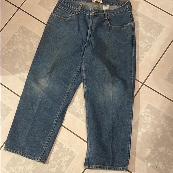 Vintage Levi's 550 Blue Relaxed Husky Jeans with Cropped Length W34 L28